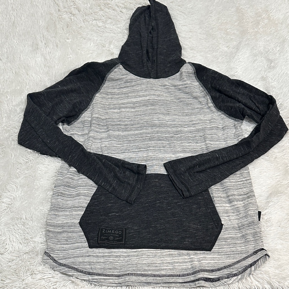 🕯️ Zimego Hooded Long Sleeve Shirt